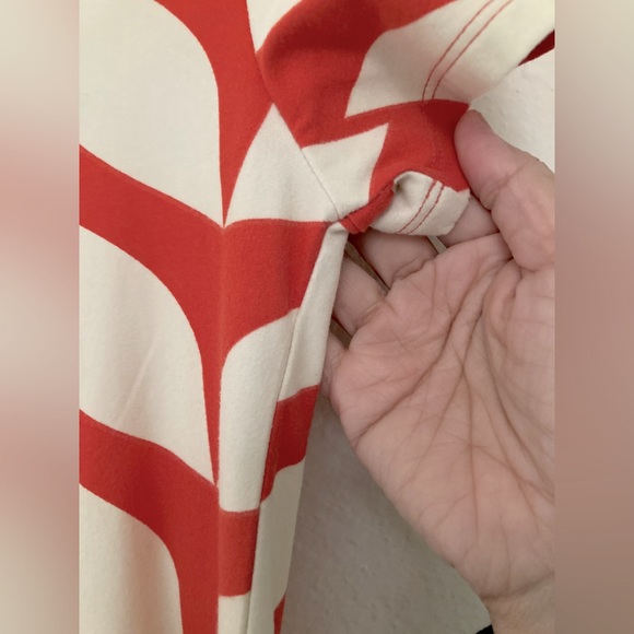 LuLaRoe Classic T — size XS — coral & cream leaf print - Picture 6 of 9
